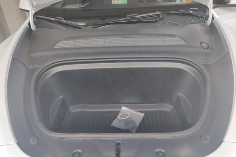 Used Tesla Model Y 2024 Rear-Wheel-Drive Version Engine Bay
