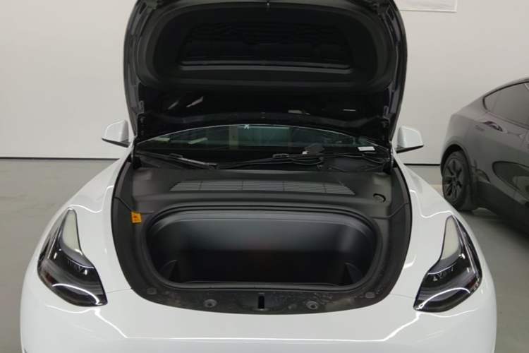 Used Tesla Model Y 2024 Rear-Wheel-Drive Version Engine Bay