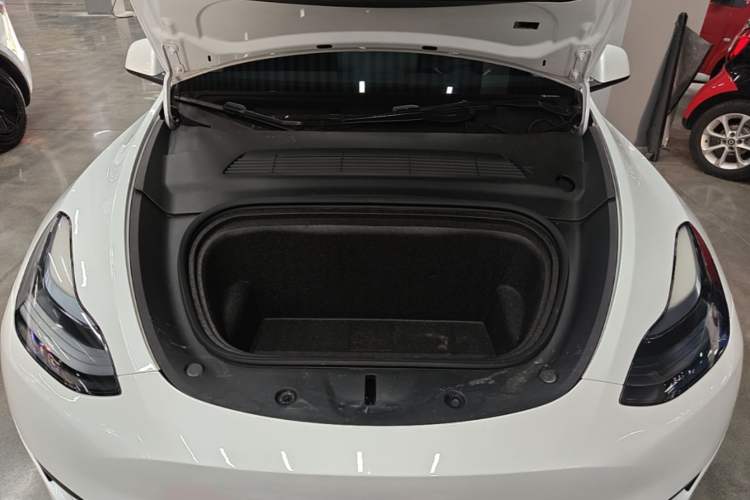 Used Tesla Model Y 2024 Rear-Wheel-Drive Version Engine Bay