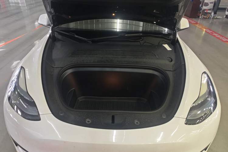 Used Tesla Model Y 2024 Rear-Wheel-Drive Version Engine Bay