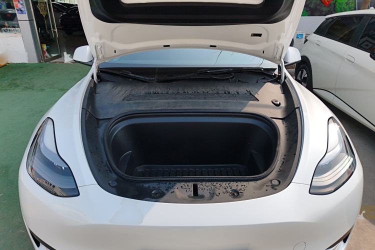 Used Tesla Model Y 2024 Rear-Wheel-Drive Version Engine Bay