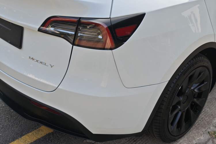 Used Tesla Model Y 2024 Rear-Wheel-Drive Version Exterior 10