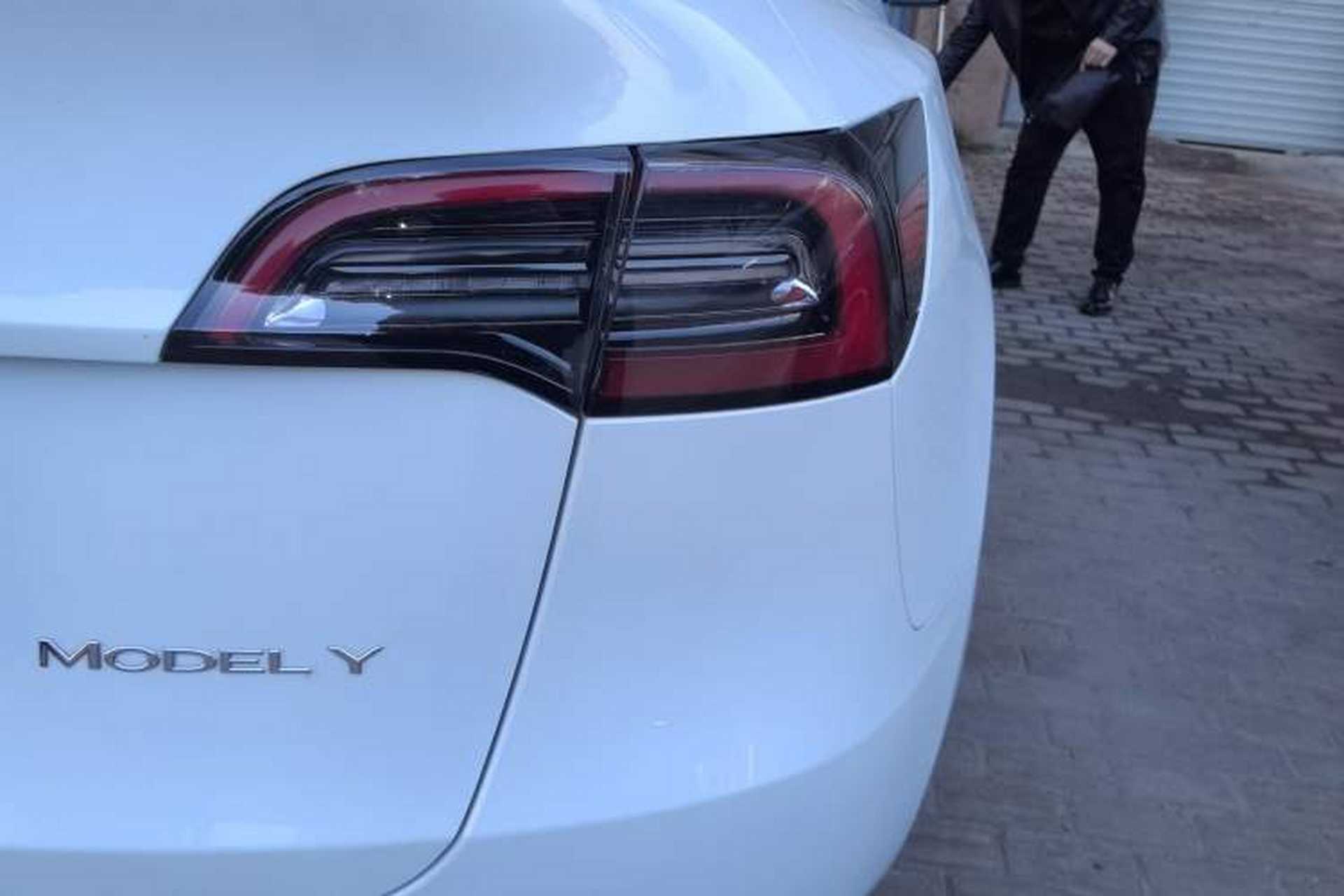 Used Tesla Model Y 2024 Rear-Wheel-Drive Version Exterior 2