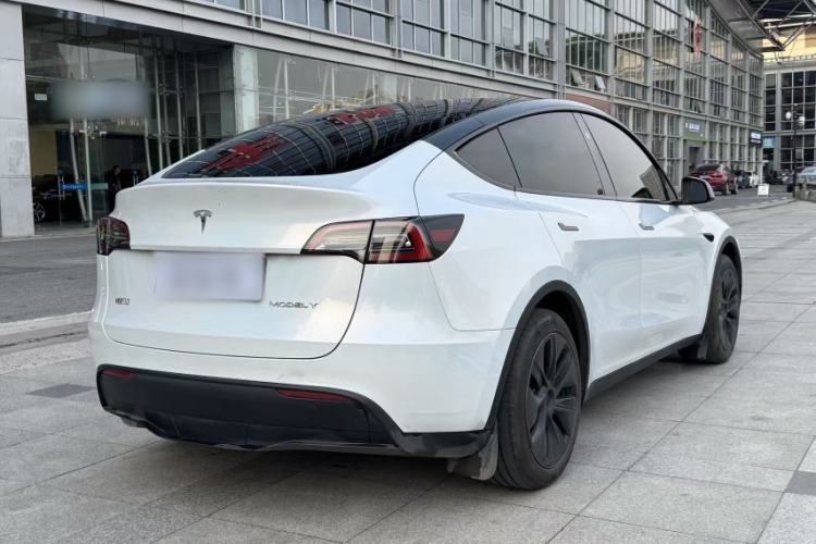 Used Tesla Model Y 2024 Rear-Wheel-Drive Version Exterior 2