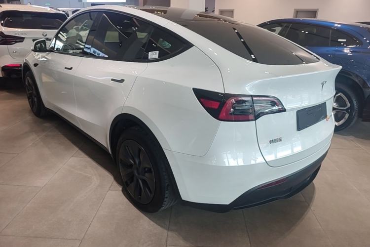 Used Tesla Model Y 2024 Rear-Wheel-Drive Version Exterior 2