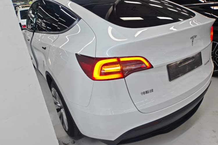 Used Tesla Model Y 2024 Rear-Wheel-Drive Version Exterior 2