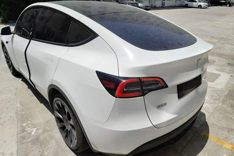 Used Tesla Model Y 2024 Rear-Wheel-Drive Version Exterior 2