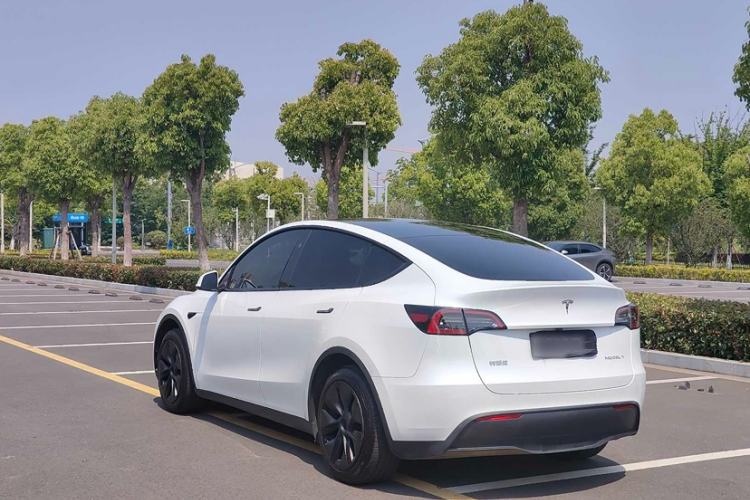 Used Tesla Model Y 2024 Rear-Wheel-Drive Version Exterior 2