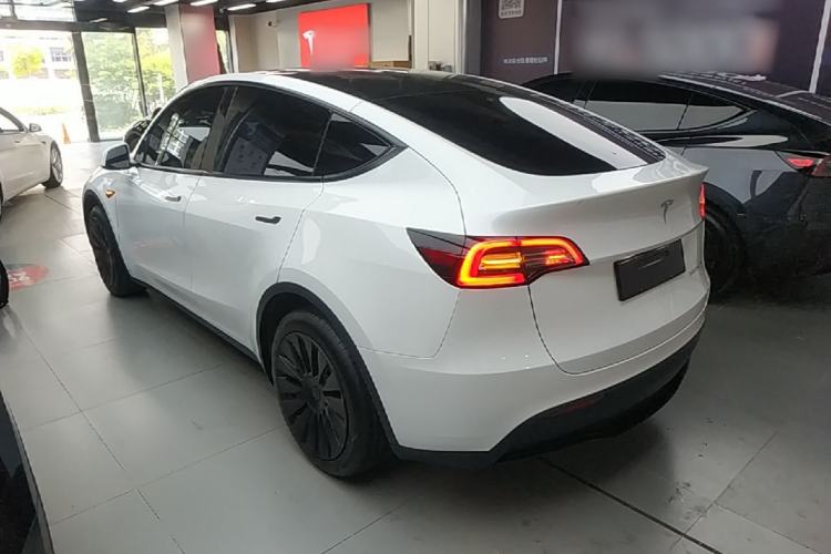 Used Tesla Model Y 2024 Rear-Wheel-Drive Version Exterior 2