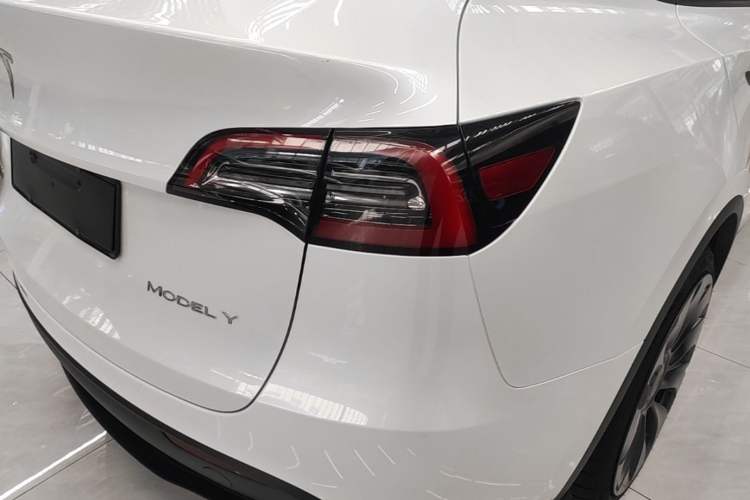 Used Tesla Model Y 2024 Rear-Wheel-Drive Version Exterior 3