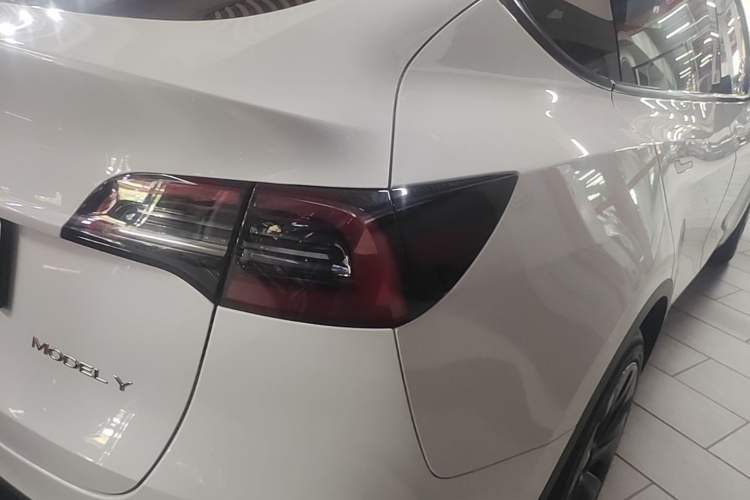 Used Tesla Model Y 2024 Rear-Wheel-Drive Version Exterior 3