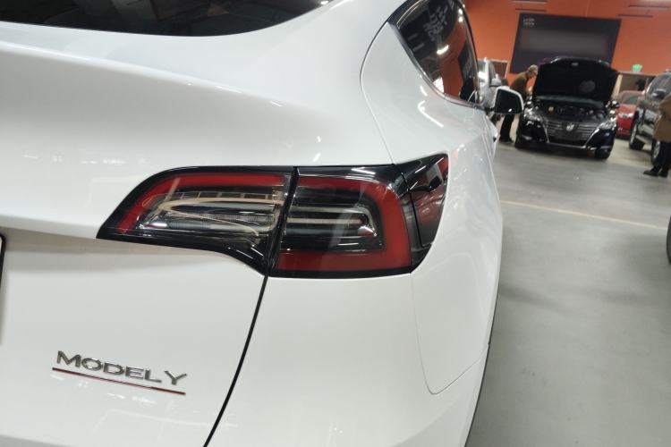Used Tesla Model Y 2024 Rear-Wheel-Drive Version Exterior 3