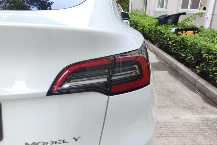 Used Tesla Model Y 2024 Rear-Wheel-Drive Version Exterior 3