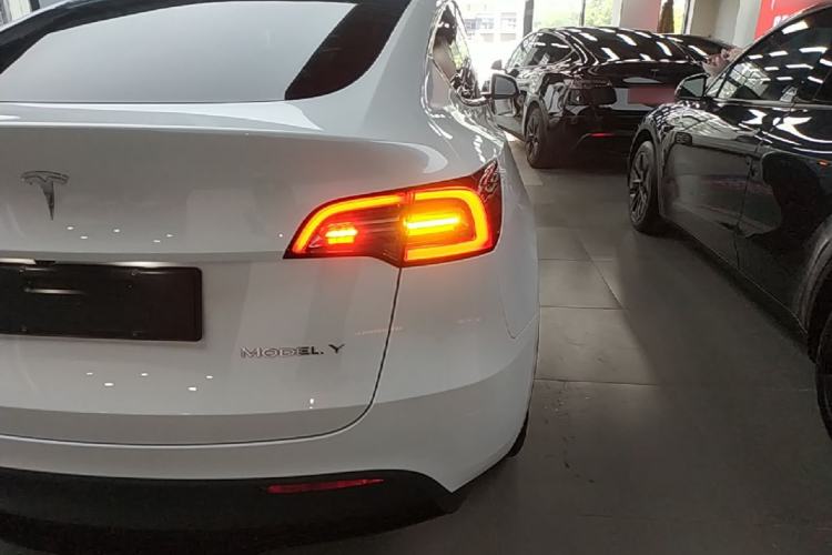 Used Tesla Model Y 2024 Rear-Wheel-Drive Version Exterior 3