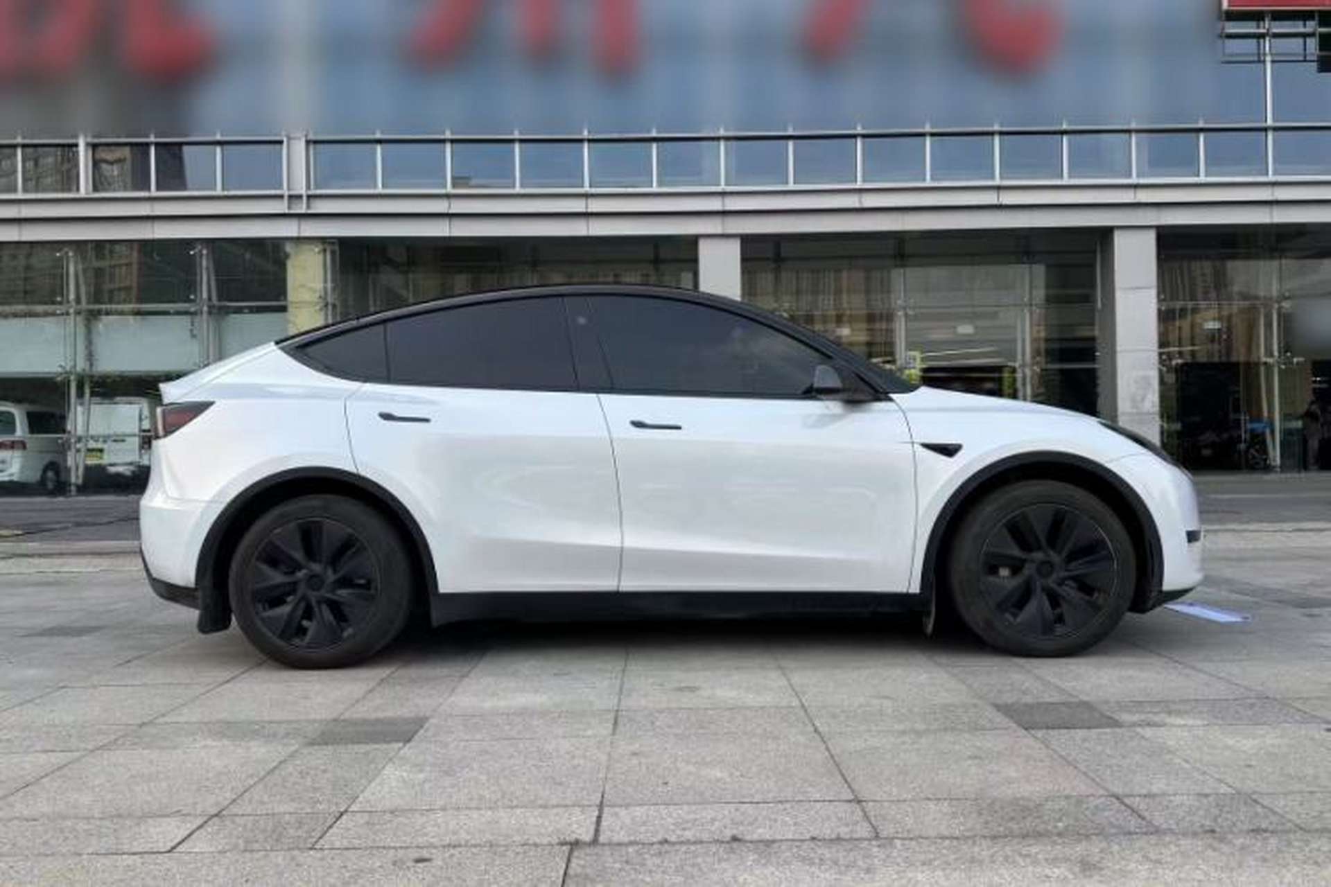 Used Tesla Model Y 2024 Rear-Wheel-Drive Version Exterior 5