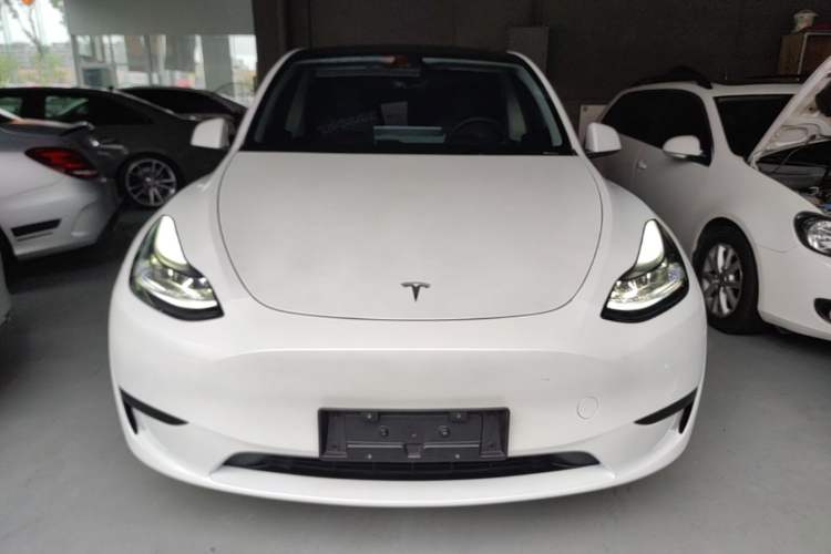 Used Tesla Model Y 2024 Rear-Wheel-Drive Version Front