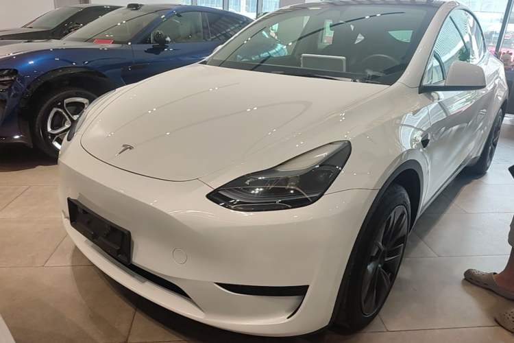 Used Tesla Model Y 2024 Rear-Wheel-Drive Version Front