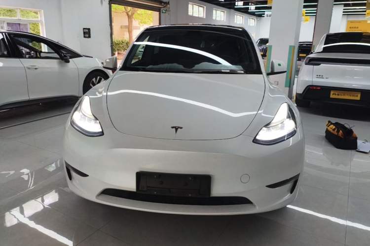Used Tesla Model Y 2024 Long-Range All-Wheel-Drive Version Front
