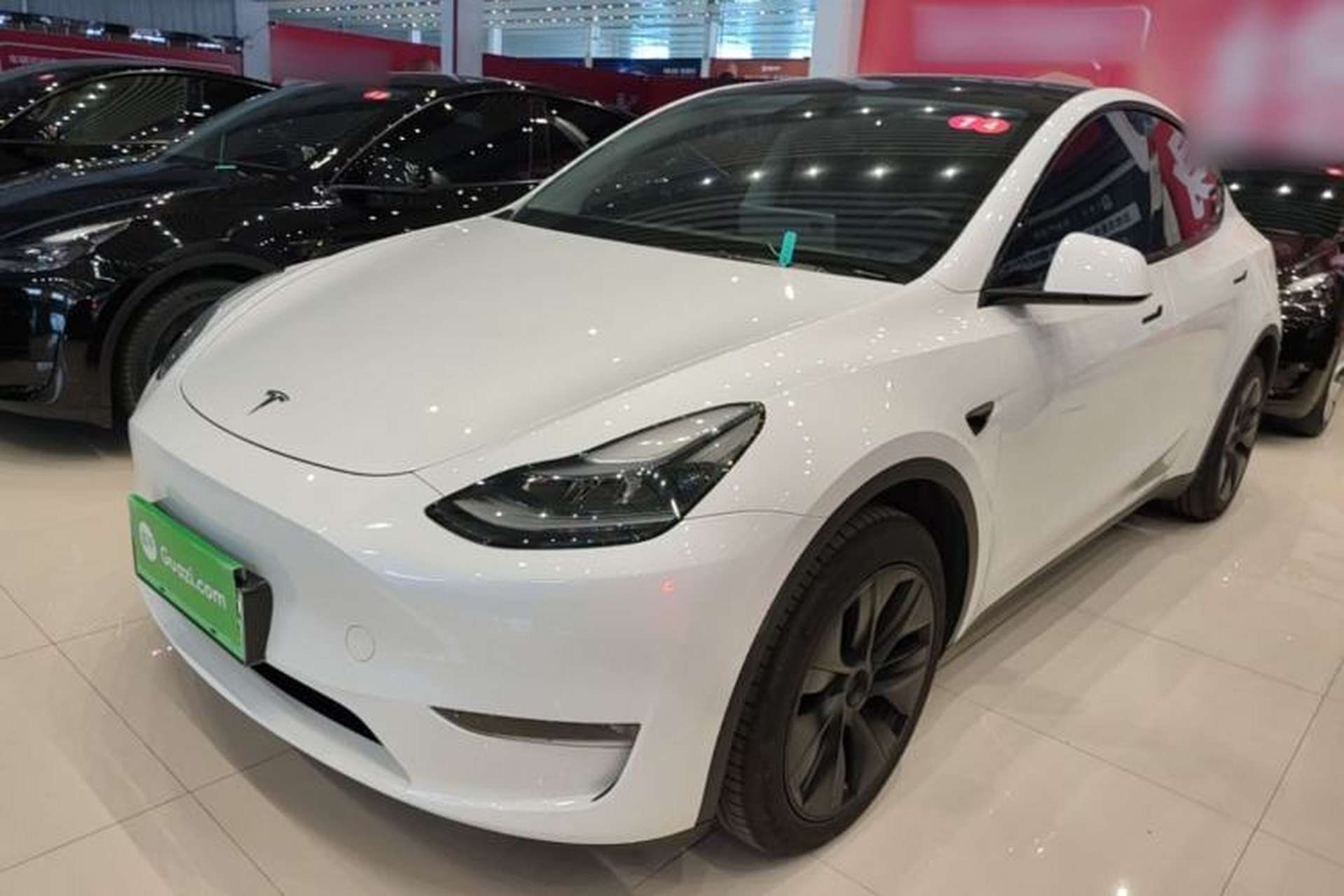 Used Tesla Model Y 2024 Long-Range All-Wheel-Drive Version Front Left 45 Deg
