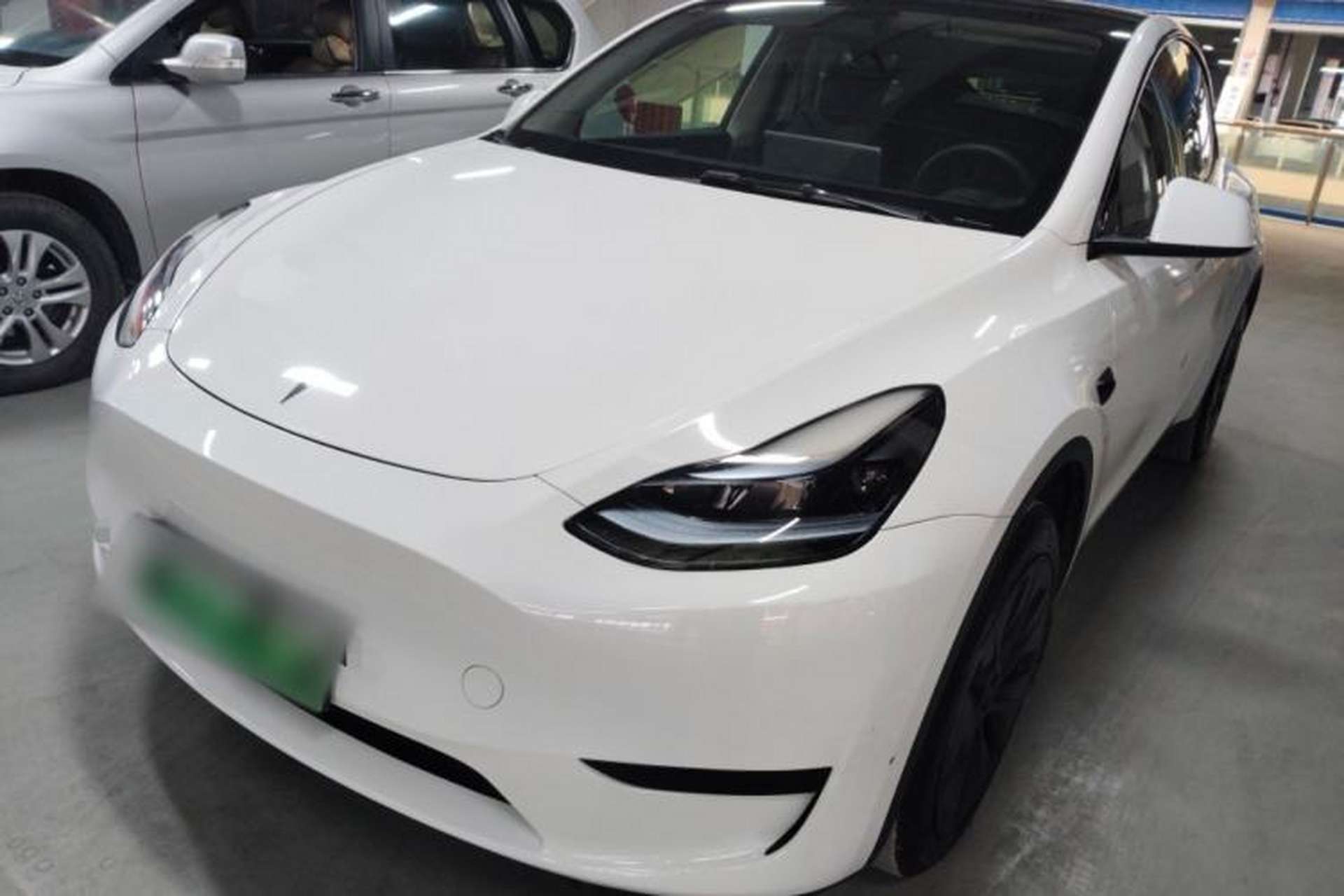 Used Tesla Model Y 2024 Rear-Wheel-Drive Version Front Left 45 Deg