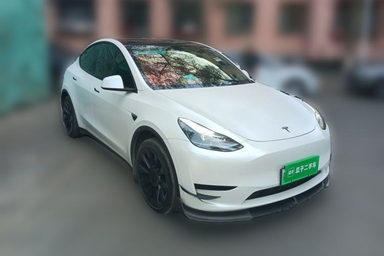 Used Tesla Model Y 2024 Rear-Wheel-Drive Version Front Right 45 Deg