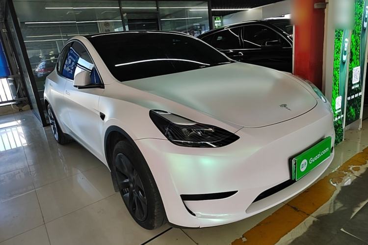 Used Tesla Model Y 2024 Rear-Wheel-Drive Version Front Right 45 Deg