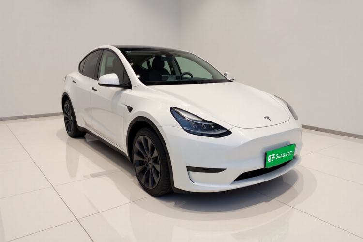 Used Tesla Model Y 2024 Rear-Wheel-Drive Version Front Right 45 Deg