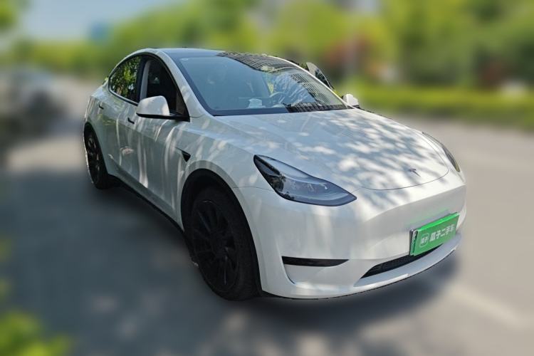 Used Tesla Model Y 2024 Rear-Wheel-Drive Version Front Right 45 Deg