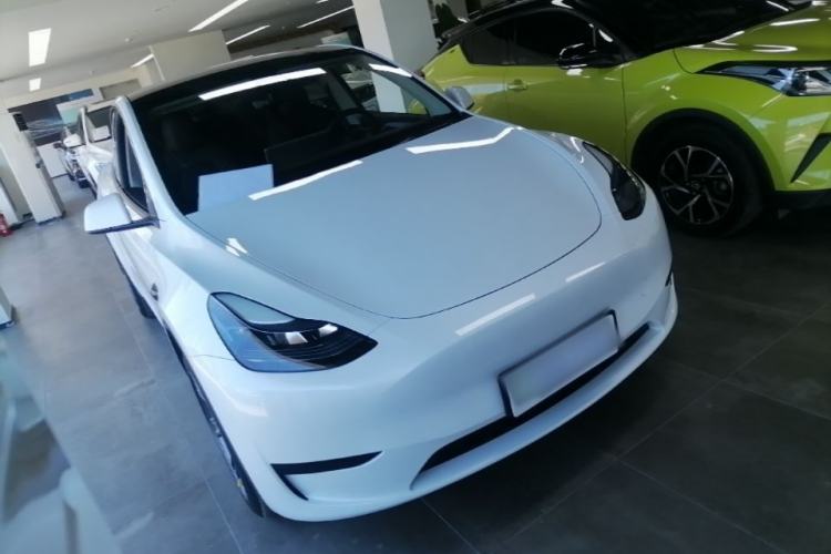 Used Tesla Model Y 2024 Rear-Wheel-Drive Version Front Right 45 Deg