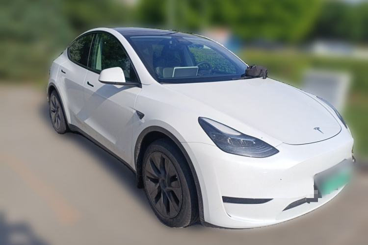 Used Tesla Model Y 2024 Rear-Wheel-Drive Version Front Right 45 Deg