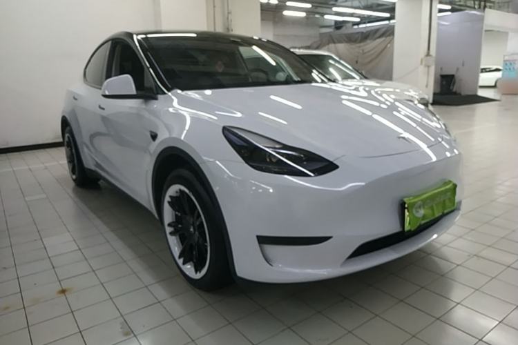 Used Tesla Model Y 2024 Rear-Wheel-Drive Version Front Right 45 Deg