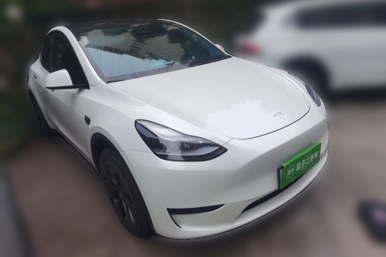 Used Tesla Model Y 2024 Rear-Wheel-Drive Version Front Right 45 Deg