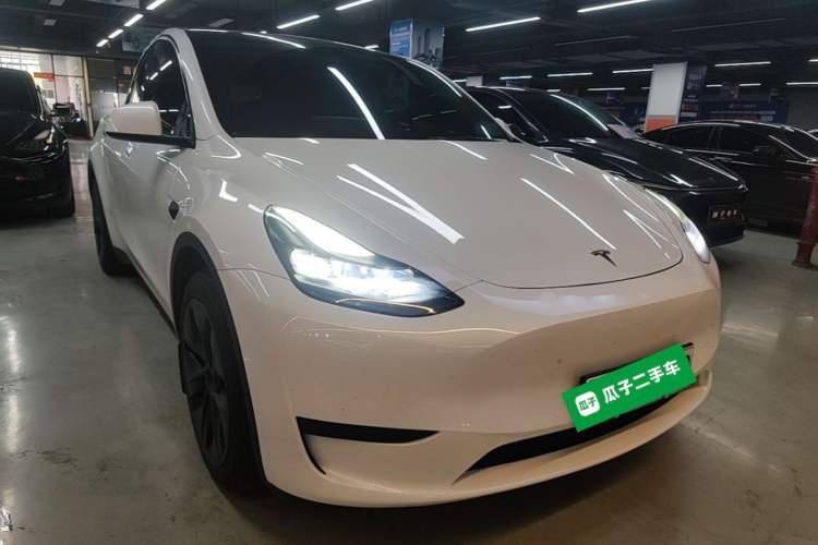 Used Tesla Model Y 2024 Rear-Wheel-Drive Version Front Right 45 Deg