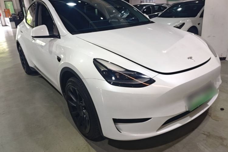 Used Tesla Model Y 2024 Rear-Wheel-Drive Version Front Right 45 Deg