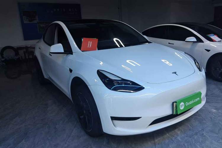 Used Tesla Model Y 2024 Rear-Wheel-Drive Version Front Right 45 Deg