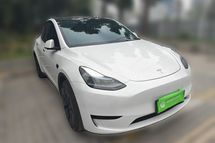 Used Tesla Model Y 2024 Rear-Wheel-Drive Version Front Right 45 Deg