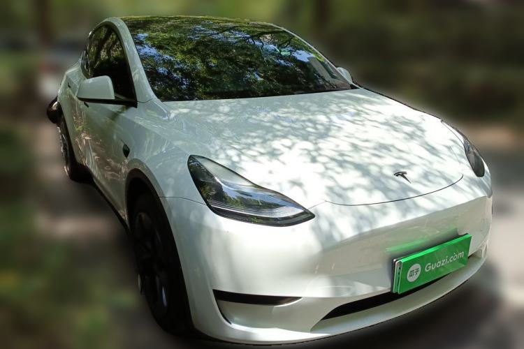 Used Tesla Model Y 2024 Rear-Wheel-Drive Version Front Right 45 Deg