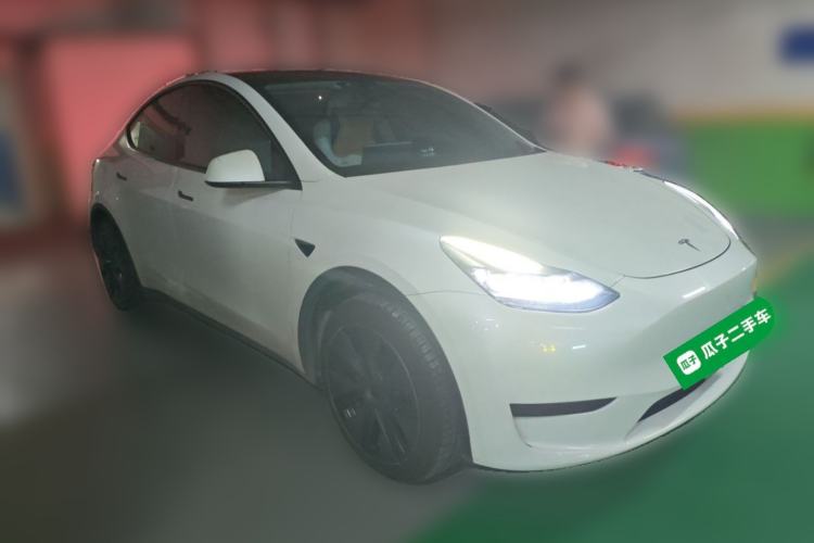 Used Tesla Model Y 2024 Rear-Wheel-Drive Version Front Right 45 Deg