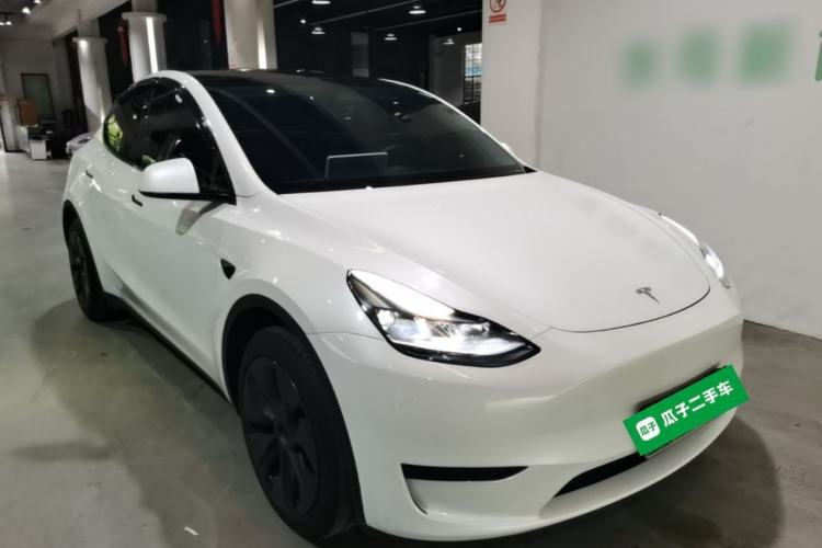 Used Tesla Model Y 2024 Rear-Wheel-Drive Version Front Right 45 Deg