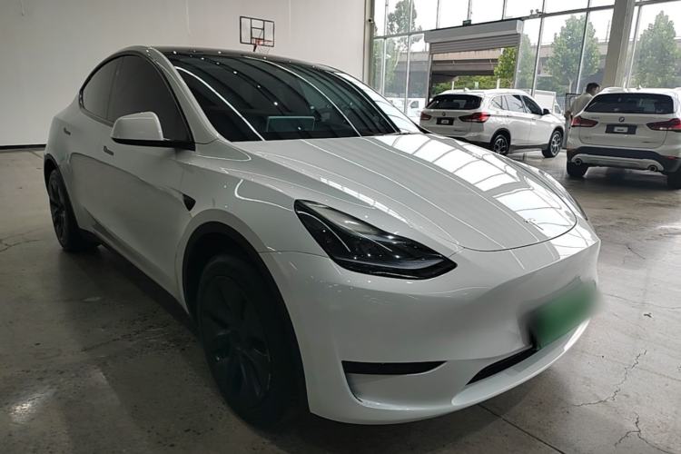Used Tesla Model Y 2024 Rear-Wheel-Drive Version Front Right 45 Deg