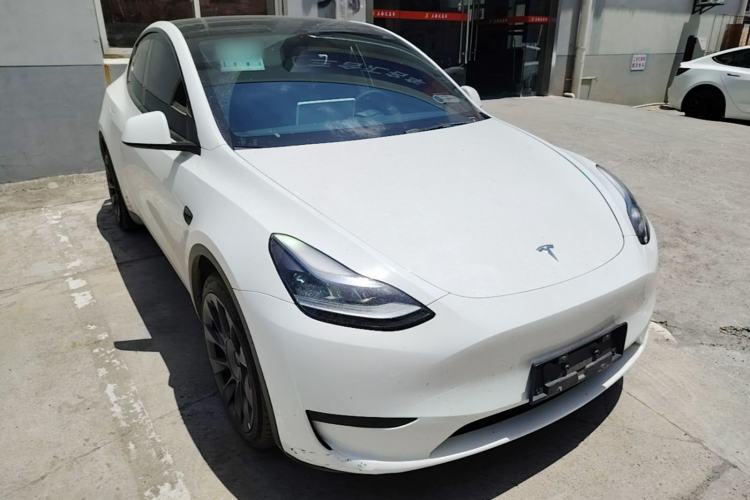 Used Tesla Model Y 2024 Rear-Wheel-Drive Version Front Right 45 Deg