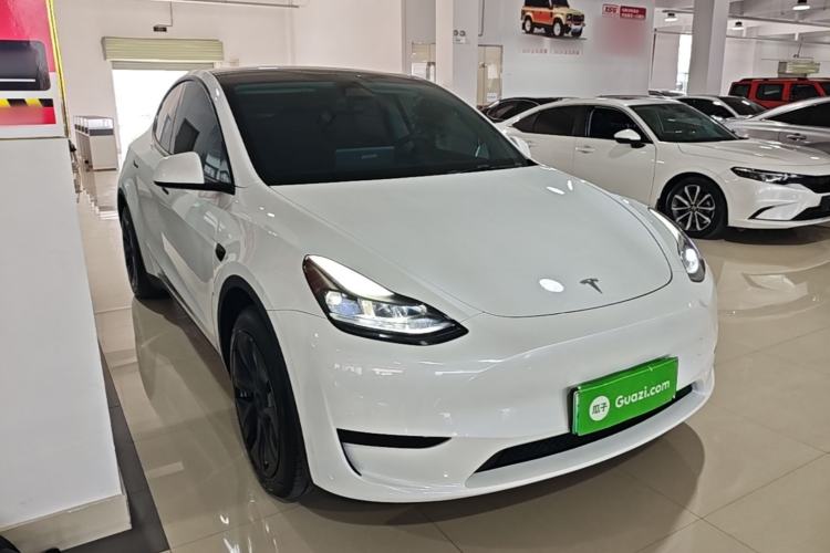 Used Tesla Model Y 2024 Rear-Wheel-Drive Version Front Right 45 Deg