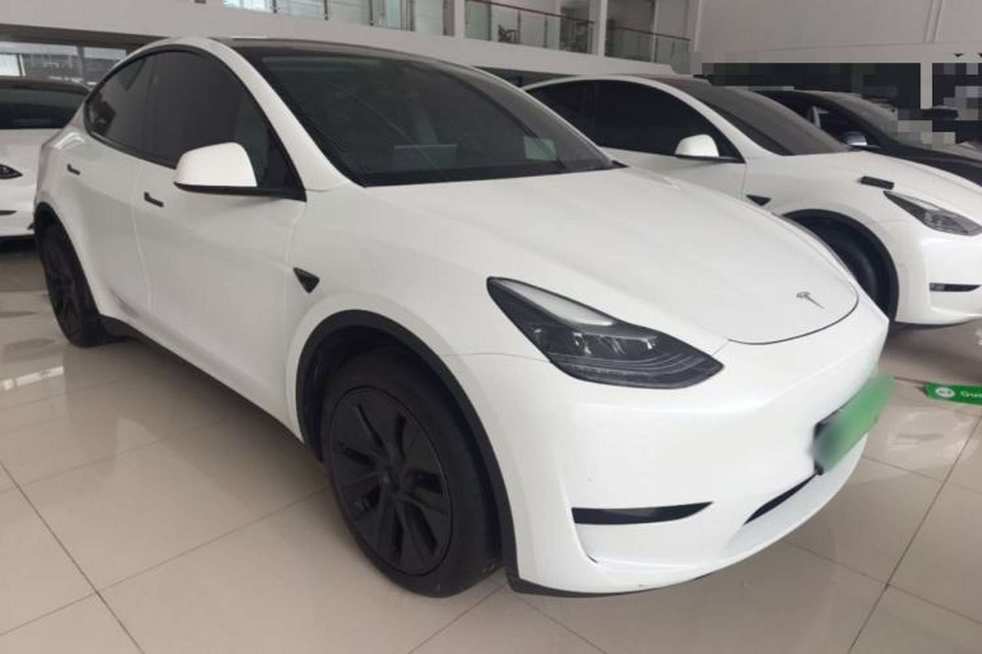 Used Tesla Model Y 2024 Rear-Wheel-Drive Version Front Right 45 Deg