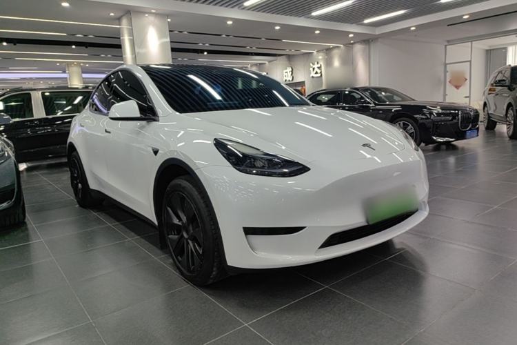 Used Tesla Model Y 2024 Rear-Wheel-Drive Version Front Right 45 Deg