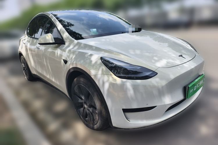 Used Tesla Model Y 2024 Rear-Wheel-Drive Version Front Right 45 Deg