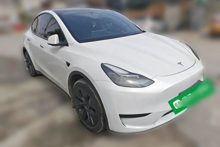 Used Tesla Model Y 2024 Rear-Wheel-Drive Version Front Right 45 Deg