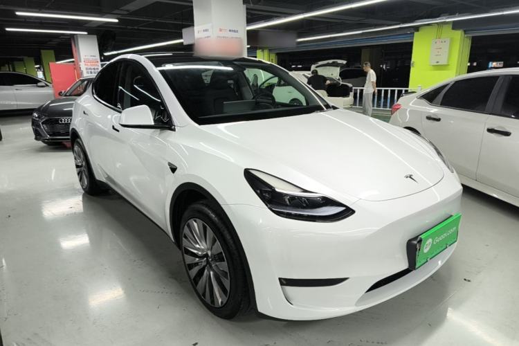 Used Tesla Model Y 2024 Rear-Wheel-Drive Version Front Right 45 Deg