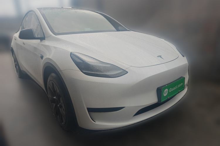Used Tesla Model Y 2024 Rear-Wheel-Drive Version Front Right 45 Deg