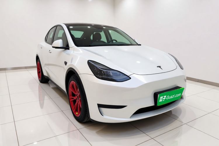 Used Tesla Model Y 2024 Rear-Wheel-Drive Version Front Right 45 Deg