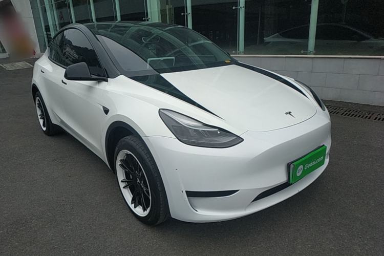 Used Tesla Model Y 2024 Rear-Wheel-Drive Version Front Right 45 Deg